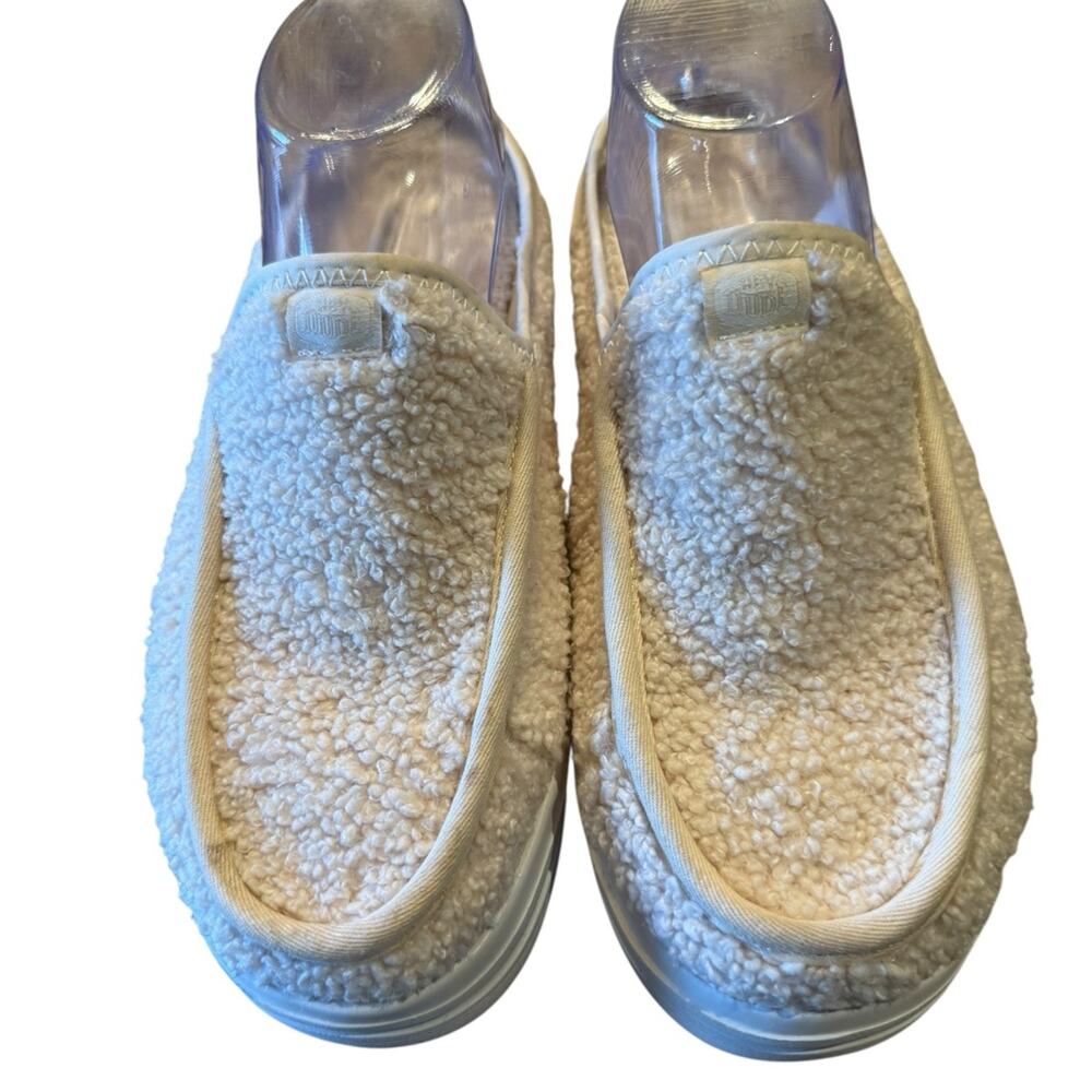 Hey Dude Austin Lifts in a Cream Sherpa Slip On Shoes in a Womens 9.5